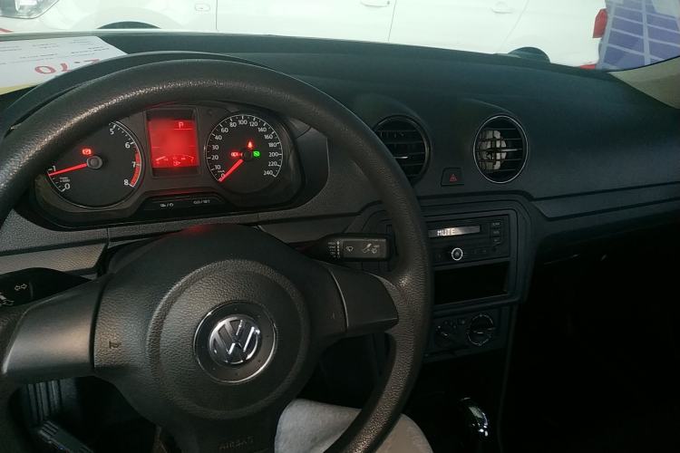 Used Volkswagen Jetta 2015 1.6L Automatic Fashion Model
