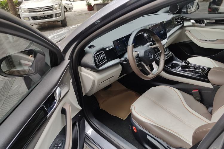 Used BYD Qin PLUS 2023 Champion Edition DM-i 120KM Leading Model
