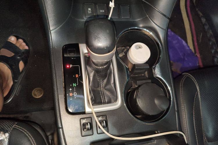 Used Toyota Highlander 2018 2.0T Two-Wheel-Drive Luxury Edition 7 Seats Emission Standard China V
