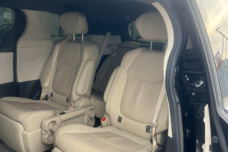 Used Toyota Sienna 2021 2.5L Hybrid Premium Edition