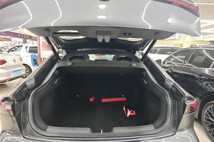 Used Changan UNI-V 2022 1.5T Prestige Version
