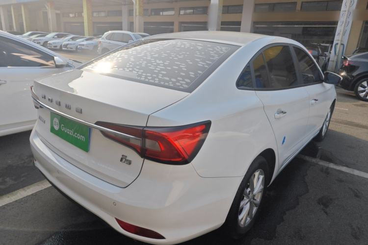 Used Roewe i5 2020 1.5L Manual 4G Connect Luxury Edition
