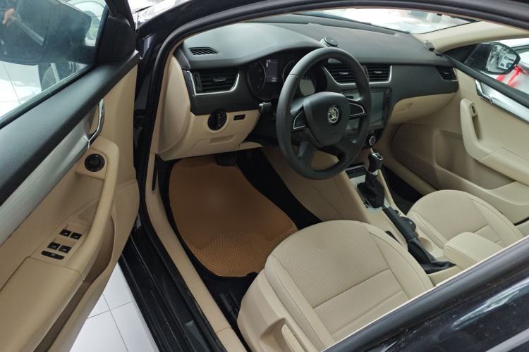 Used Skoda Octavia 2016 1.6L Automatic Chuanxing Edition
