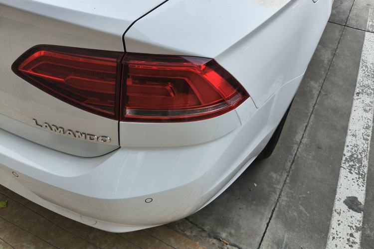 Used Volkswagen Lamando 2017 280TSI DSG Luxury Edition
