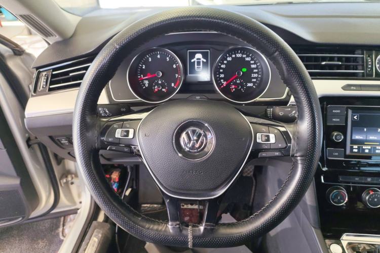 Used Volkswagen Magotan 2018 330TSI DSG Advanced Model
