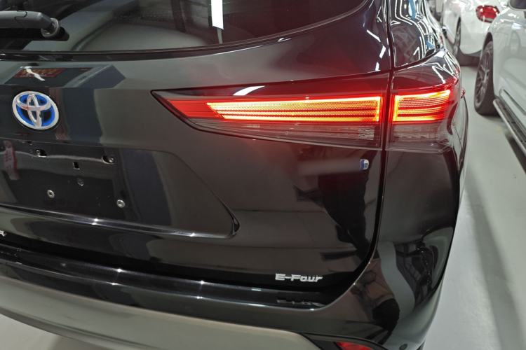 Used Toyota Highlander 2022 Dual-Engine 2.5L Four-Wheel Drive Prestige Version 7 Seats
