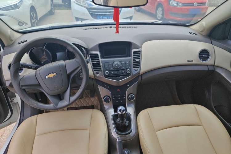 Used Chevrolet Cruze 2015 1.5L Classic SE MT
