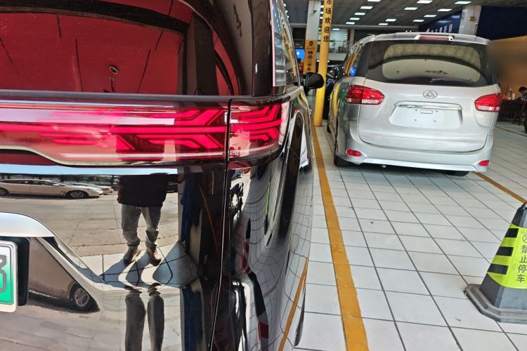 Used Denza D9 2024 DM-i 980 Four-Wheel Drive Prestige Model
