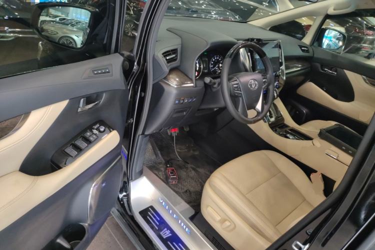 Used Toyota Vellfire 2021 Crown Dual-Engine 2.5L HV Supreme Edition
