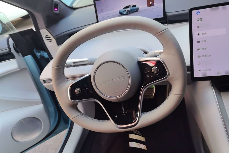 Used Hima Luxeed S7 2025 785 km Ultra