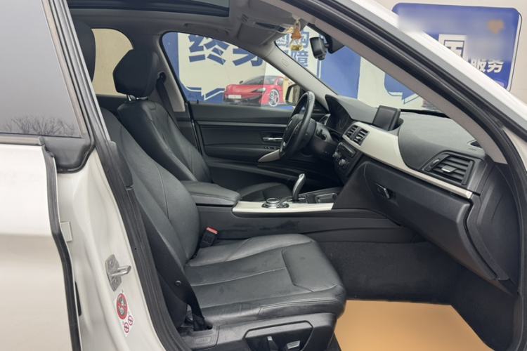 Used BMW 3 Series GT 2014 320i Leading Model