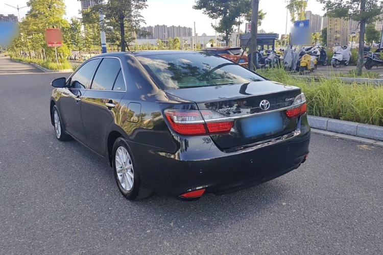 Used Toyota Camry 2016 2.0E 10th Anniversary Elite Edition
