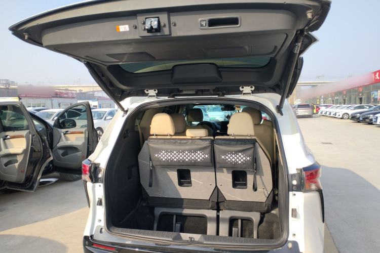 Used Toyota Granvia 2023 2.5L Hybrid Prestige PLUS Edition