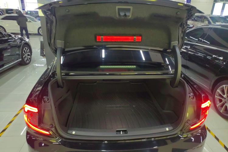 Used Volvo S90 2024 B5 Zhiyi Luxury Edition
