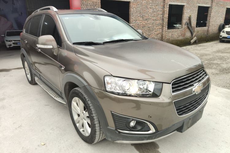 Used Chevrolet Captiva 2015 2.4L 4x4 Flagship Edition 7-Seater
