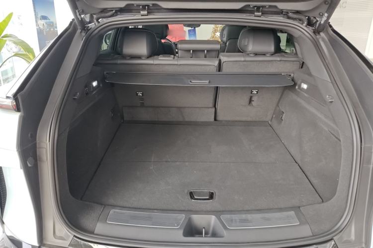 Used Cadillac LYRIQ 2022 Rear-Drive Long-Range Luxury Edition
