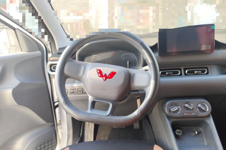 Used Wuling Hongguang New Energy 2025 Extended-Range Hybrid 50 km Standard Version
