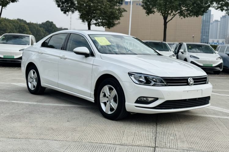 Used Volkswagen Lamando 2015 230TSI DSG Fashion Edition
