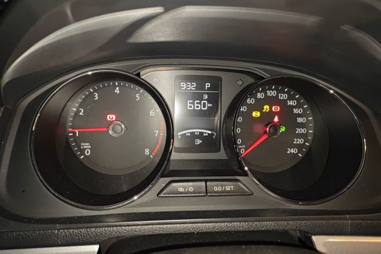 Used Volkswagen Gran Lavida 2015 230TSI DSG Comfort Edition
