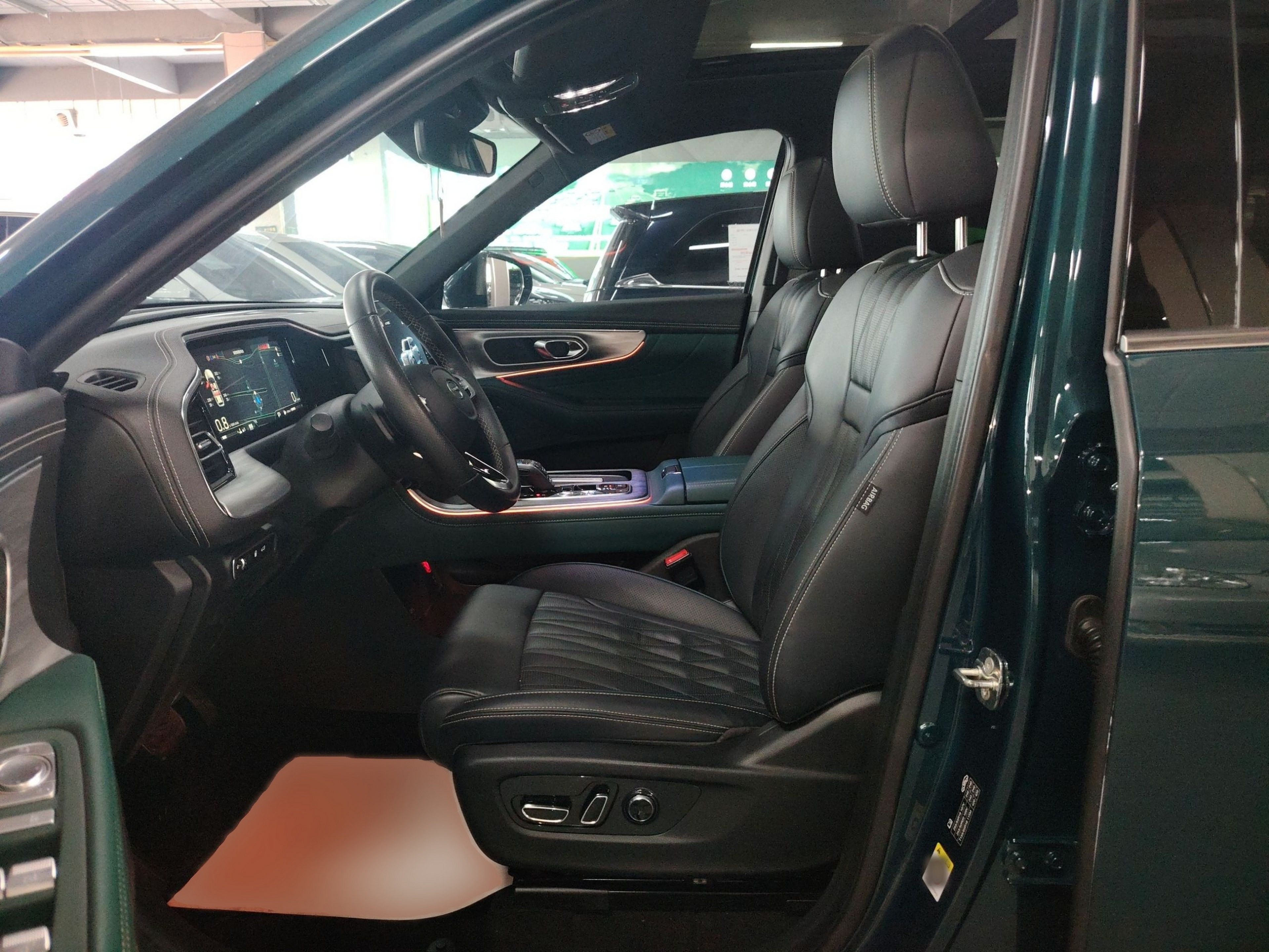 Переднее сиденье в автомобиле