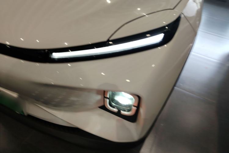 Used Geometry E Firefly 2024 301km Flowing Light
