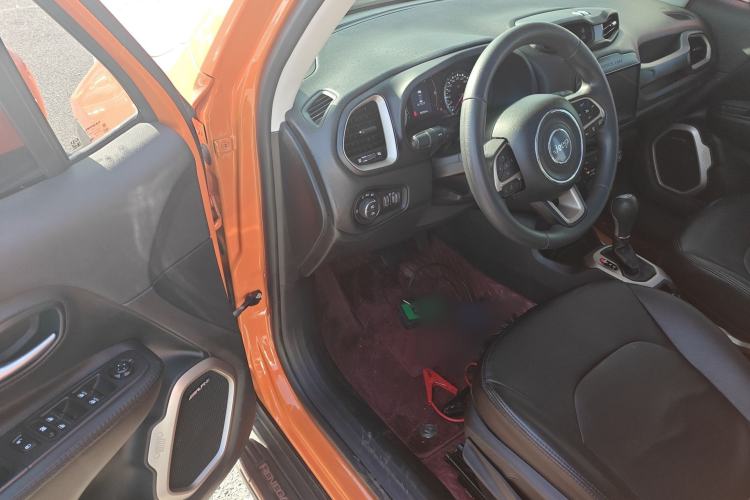 Used  Renegade 2018 Connected Large Screen Version 180T Automatic High-Energy Edition
