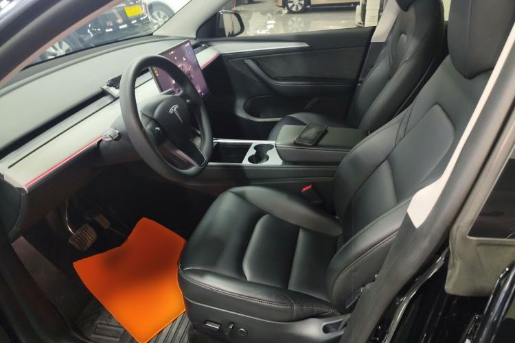 Used Tesla Model Y 2023 Rear-Wheel-Drive Version
