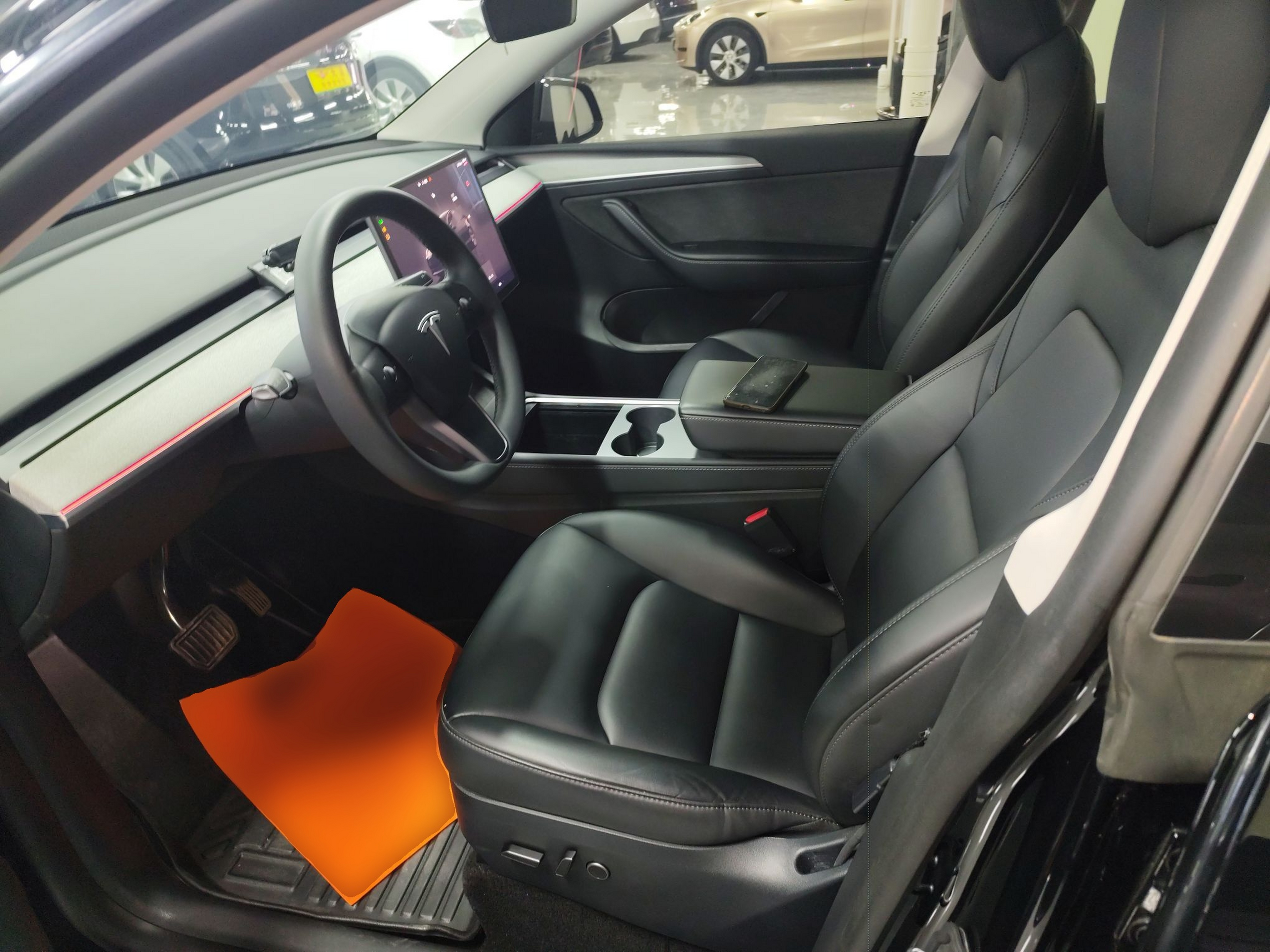 المقاعد الأمامية داخل السيارة