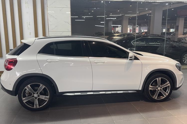 Used Mercedes-Benz GLA 2015 GLA 220 4MATIC Luxury Model
