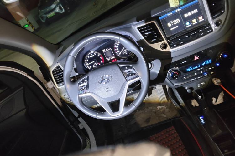 Used Hyundai Tucson 2015 1.6T Dual-Clutch Two-Wheel-Drive Smart Model
