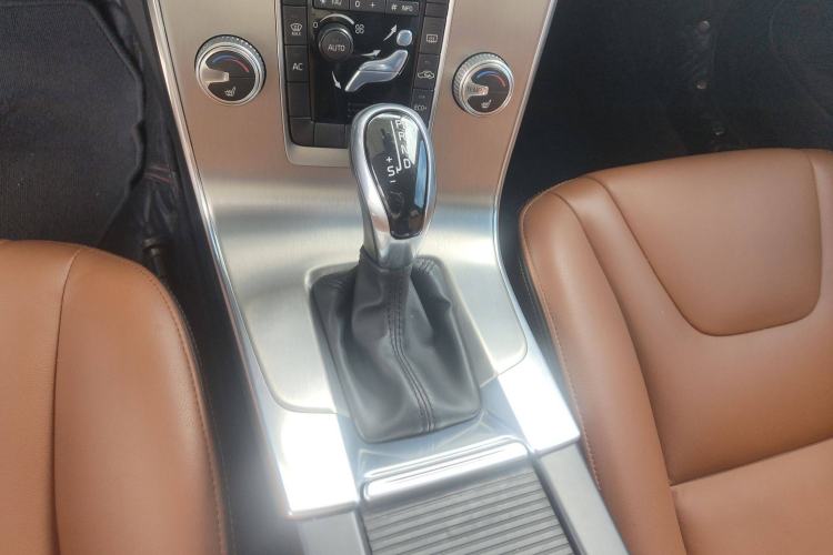 Used Volvo S60 2016 S60L T4 Zhiyuan Edition
