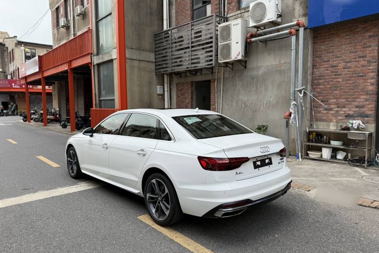 Used Audi A4L 2020 40 TFSI Fashionable and Elegant Model
