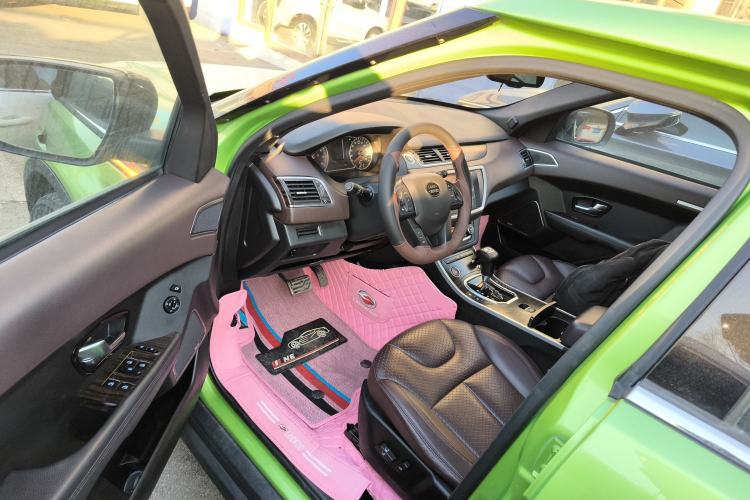 Used Land X7 2015 2.0T Panoramic Prestige Edition
