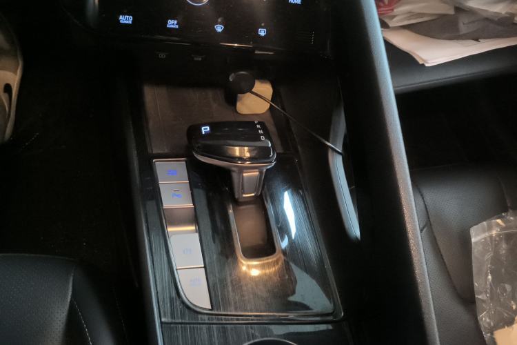 Used Hyundai Elantra 2021 1.5L CVT LUX Prestige Edition
