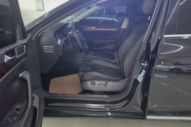 Used Volkswagen Magotan 2017 330TSI DSG Luxury Model