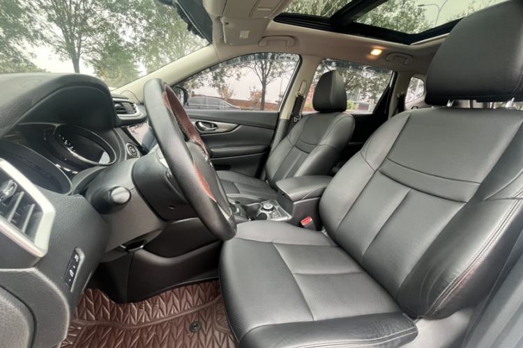 Used Nissan X-Trail 2014 2.5L CVT Leading Edition 4WD
