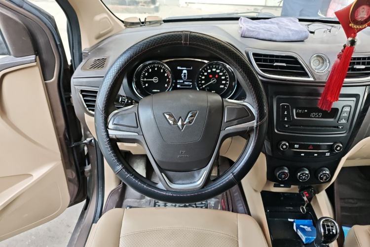 Used Wuling Hongguang 2016 1.5L Restyled S Comfort Version
