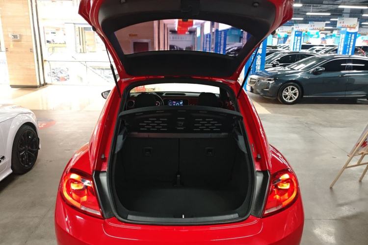 Used Volkswagen Beetle 2015 180TSI model
