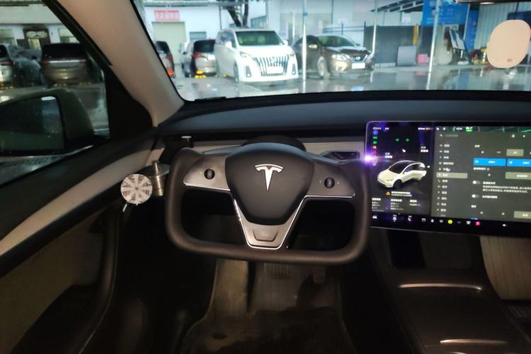 Used Tesla Model Y 2024 Long-Range All-Wheel-Drive Version
