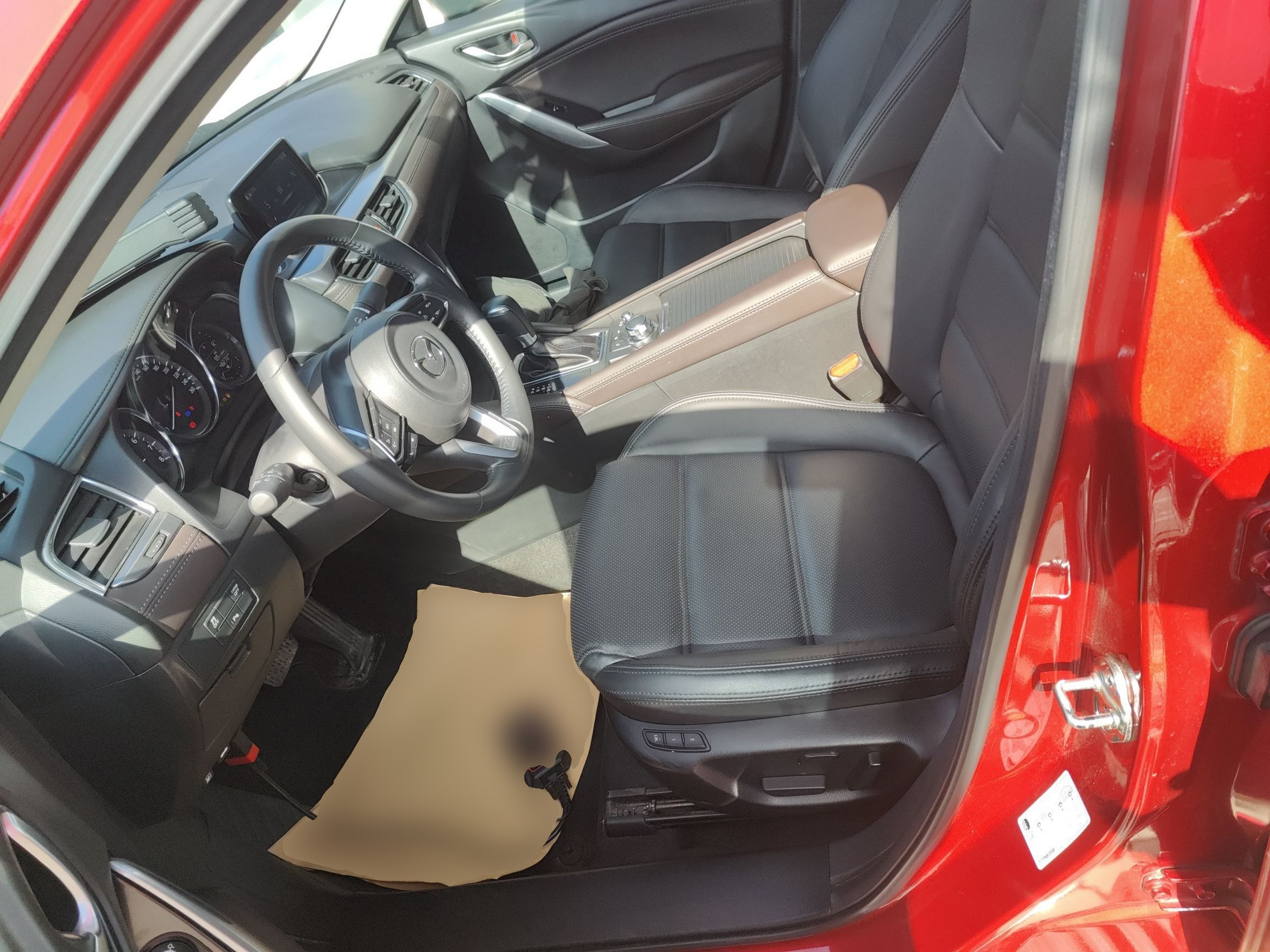 Переднее сиденье в автомобиле