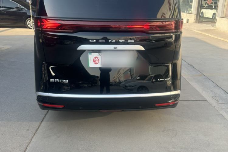 Used Denza D9 2024 DM-i 980 Four-Wheel Drive Prestige Model
