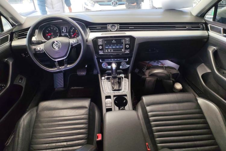 Used Volkswagen Magotan 2018 330TSI DSG Advanced Model
