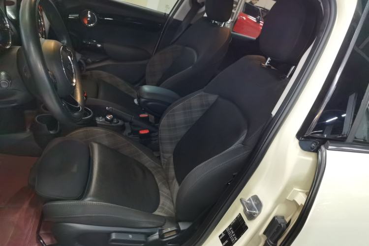 Used MINI MINI 2018 1.5T COOPER Classic Edition Five-Door Version
