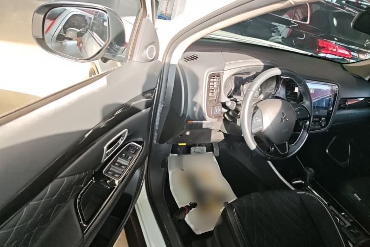 Used Mitsubishi Outlander 2020 2.4L 4x4 Zhi Xiang Edition 5 Seats