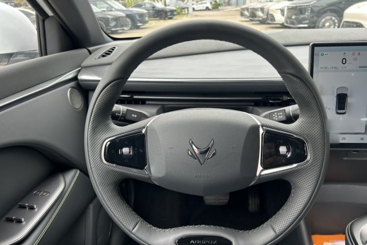 Used ARCFOX Alpha T5 2026 Model Range-Extended 1215 Yuanjing Smart Driving Version
