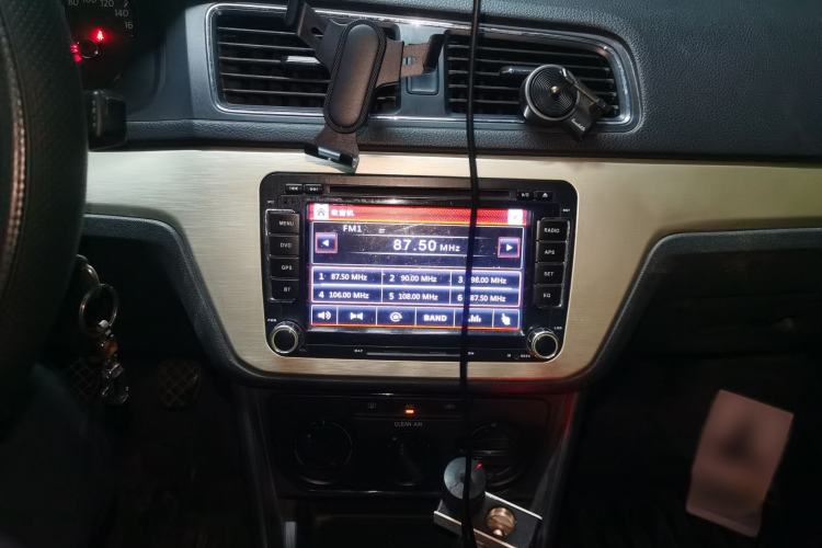 Used Volkswagen Lavida 2015 1.6L Manual Fashion Edition