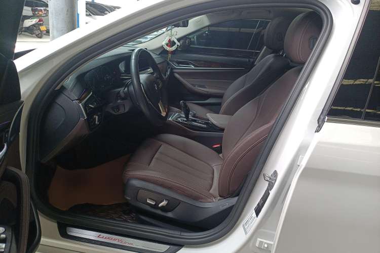 Used BMW 5 Series 2019 525Li Luxury Package
