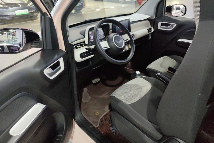 Used Wuling Hongguang MINIEV 2024 3rd Generation 215km Advanced Version
