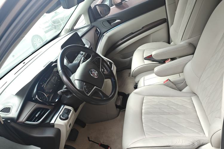 Used Buick GL8 2021 Land Cruiser Executive Class 652T Smart Luxury Model
