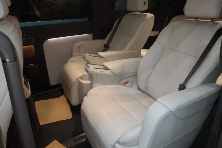 Used Li Auto MEGA 2024 Ultra Model
